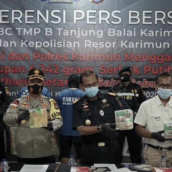 Sinergi Bea Cukai dan Kepolisian Gagalkan Penyelundupan 4.2Kg Sabu di Perairan Tanjung Balai Karimun